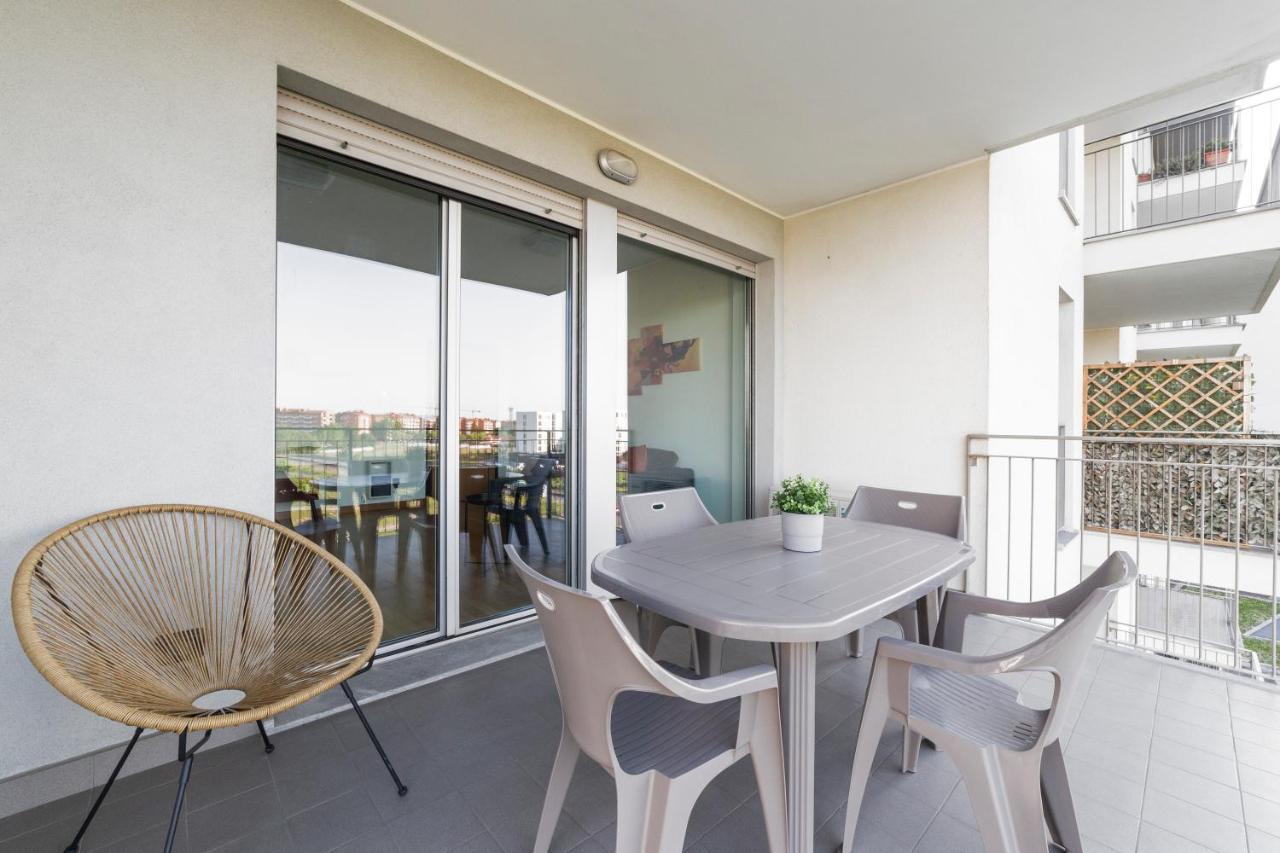 Milano Rogoredo Apt With Terrace! Apartamento Exterior foto