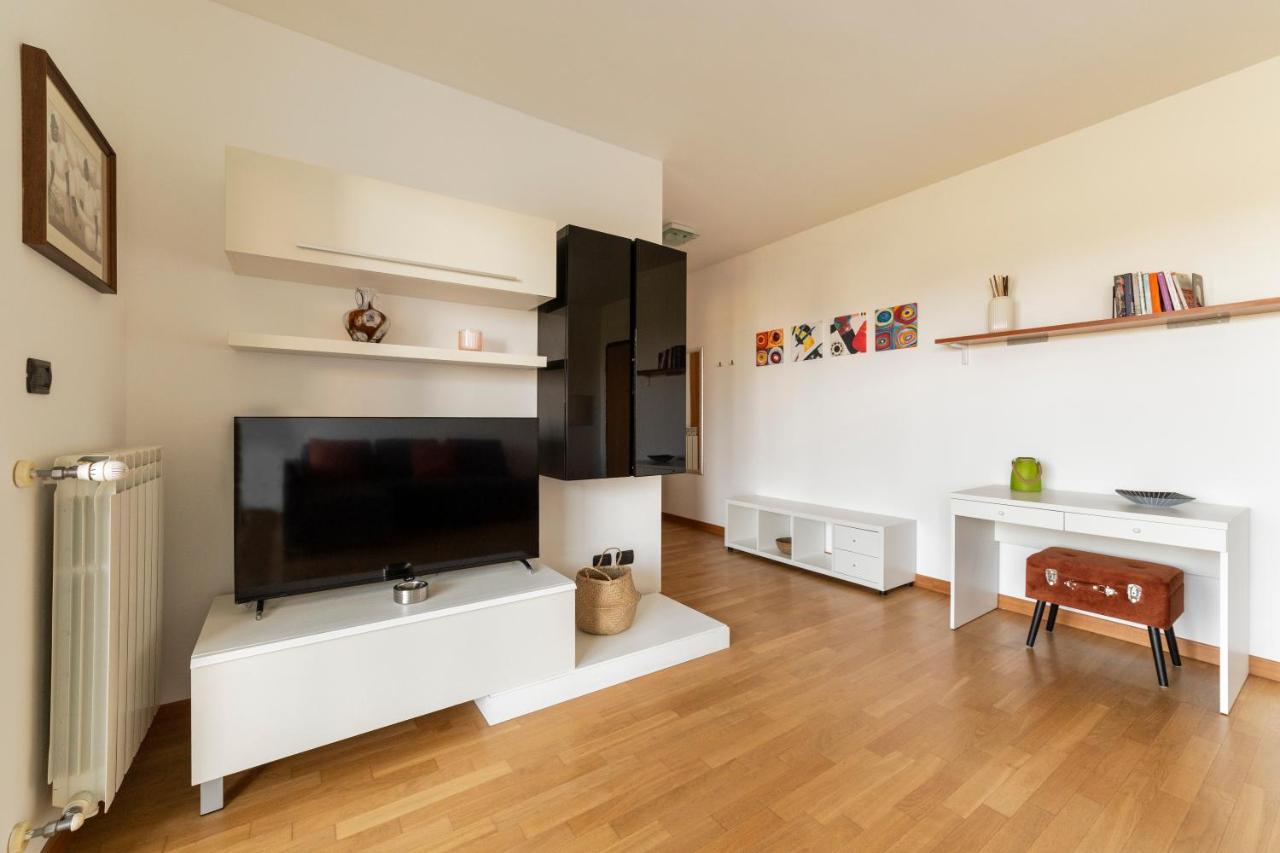 Milano Rogoredo Apt With Terrace! Apartamento Exterior foto