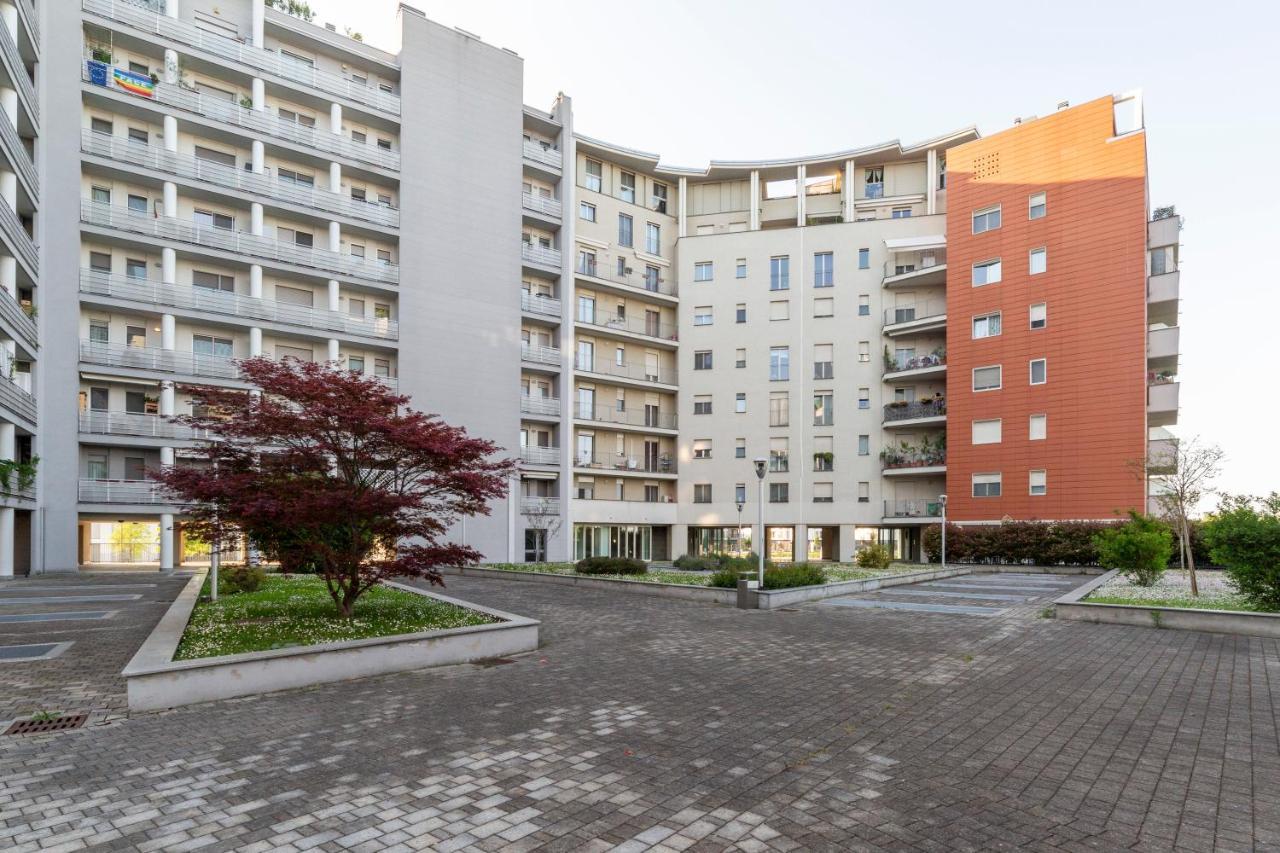 Milano Rogoredo Apt With Terrace! Apartamento Exterior foto